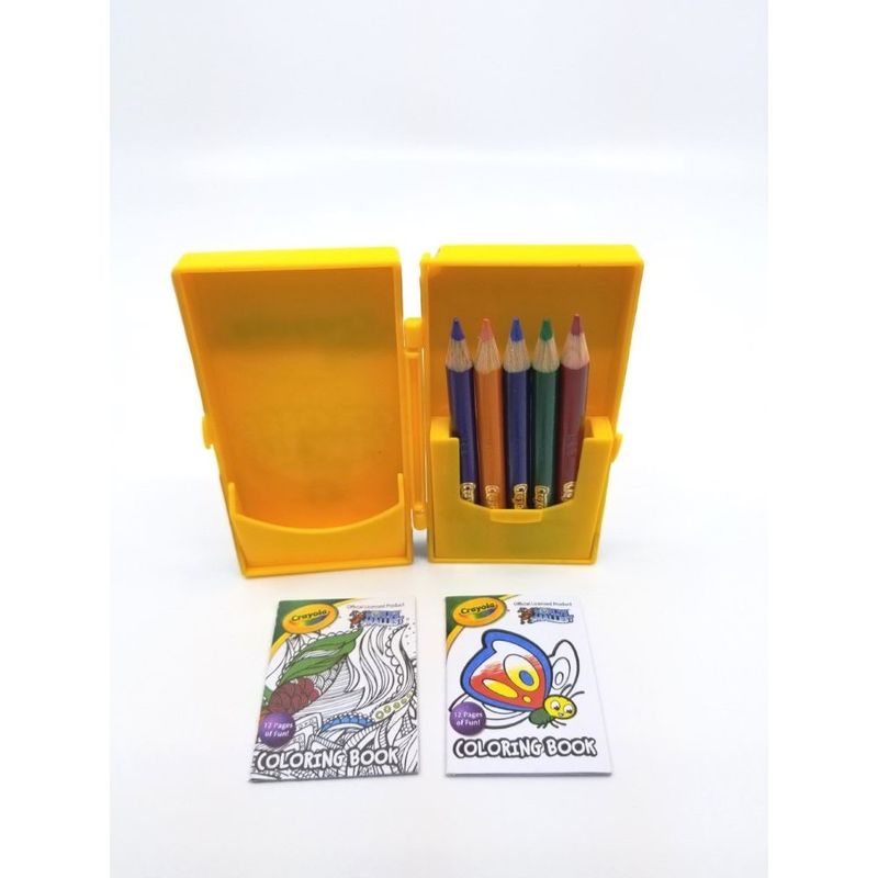 مجموعة أقلام تلوين/كتب ملونة من مجموعة وورلدز سمولست من كرايولا