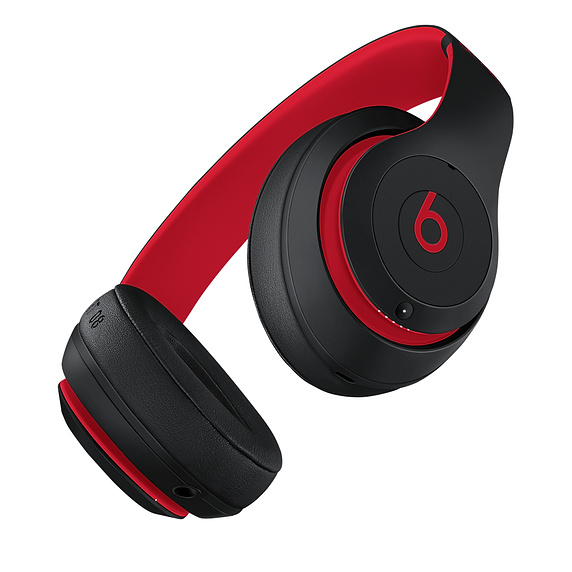 Beats Studio3 The Beats Decade Collection Wireless Over-Ear Headphones - Defiant Black/Red