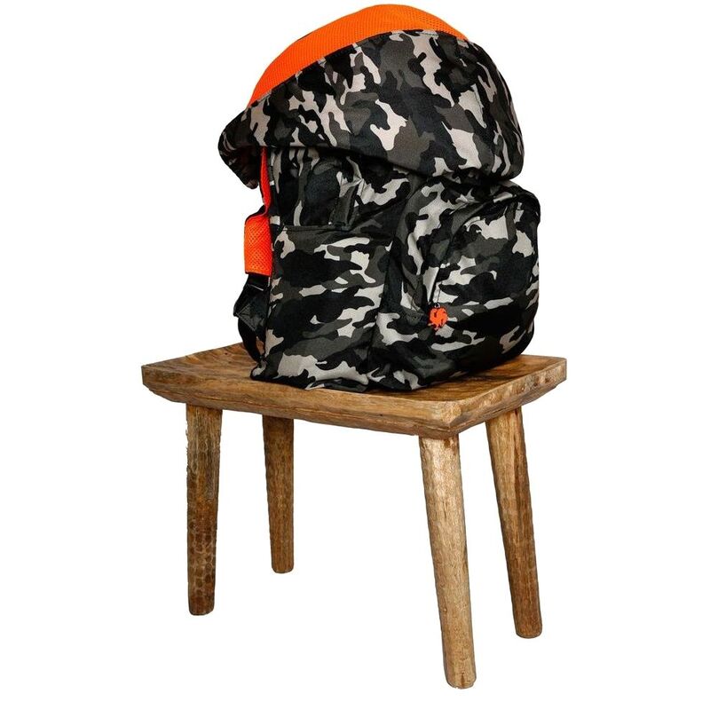 حقيبة ظهر كول بنقشة كاموفلاج مع غطاء رأس بقماش شبكي بلون برتقالي نيون من Morikukko