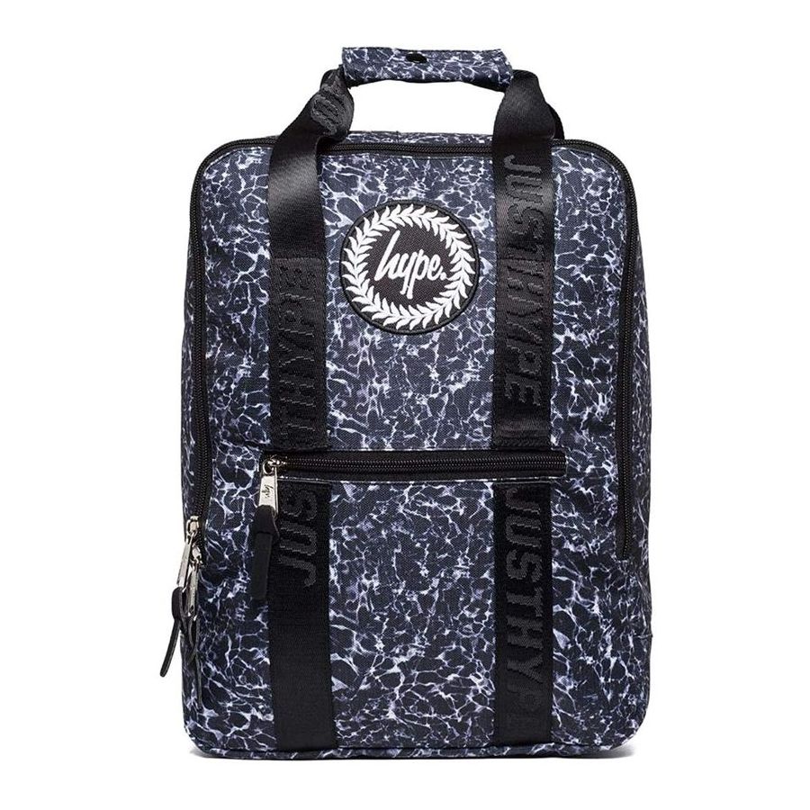حقيبة ظهر بلون أسود مع شعار ثلاثي الأبعاد من Hype