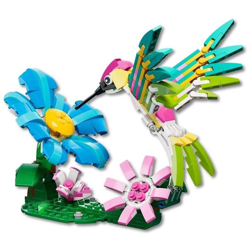 LEGO Creator Wild Animals Colorful Hummingbird 31384 (312 Pieces)