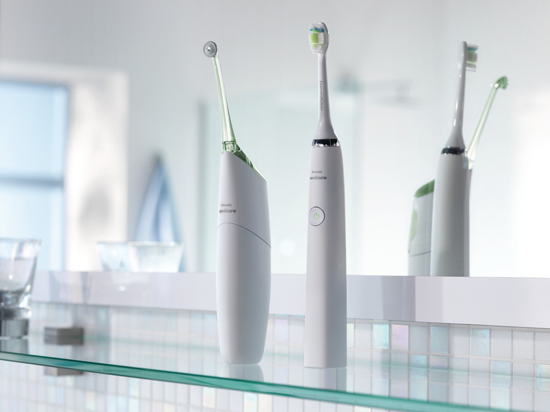 فرشاة أسنان كهربائية فيليبس سونيكير دايموند كلين لون أبيض عاجي بتقنية الاهتزازات الصوتية