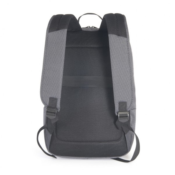 حقيبة ظهر توكانو لوب سوداء للكمبيوتر المحمول بمقاس ١٥.٦ بوصة